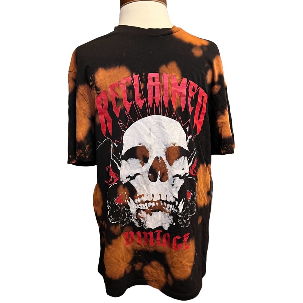 Reclaimed Vintage Bleach Dyed Graphic Skull Tee Size XS